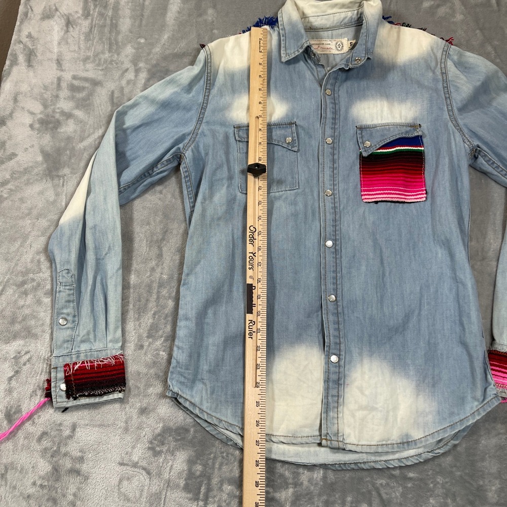 Free People Shirt Small Artisan De Luxe Denim Western Serape Patchwork Bleached - Picture 5 of 8